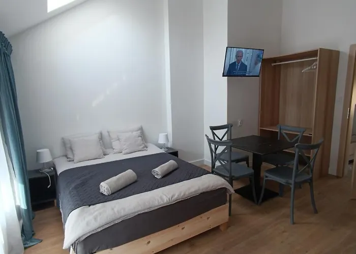 منزل للإقامة Cetniewo Stoczniowcow 32 *